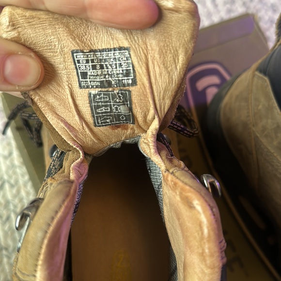 Keen Pyrenees hiking boots in Bison - Picture 8 of 12